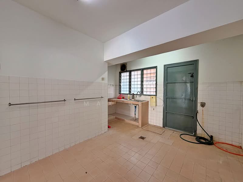 2-storey Terraced House for Sale in Sri Petaling (Kuala Lumpur) - Max Lee - Kitchen - PropertyGuru.com.my