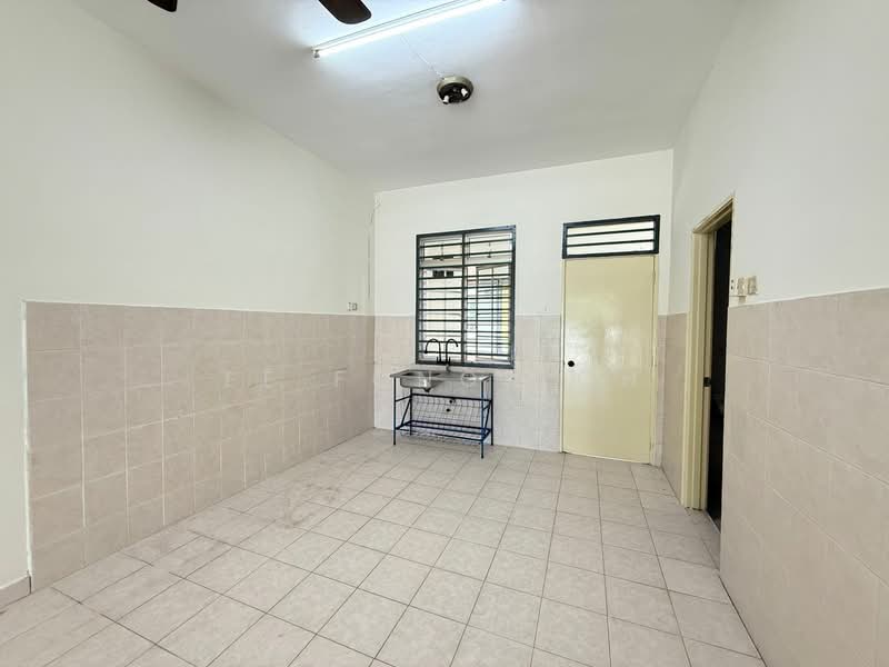 Desa Tebrau Desas Tebraus untuk Untuk Dijual - RM 700,000, Mac 2026 - Kitchen - PropertyGuru.com.my