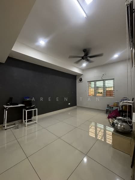 Semi-Detached House for Sale in Taman Sri Andalas (Klang) - Areen Tan - Downstairs room - PropertyGuru.com.my
