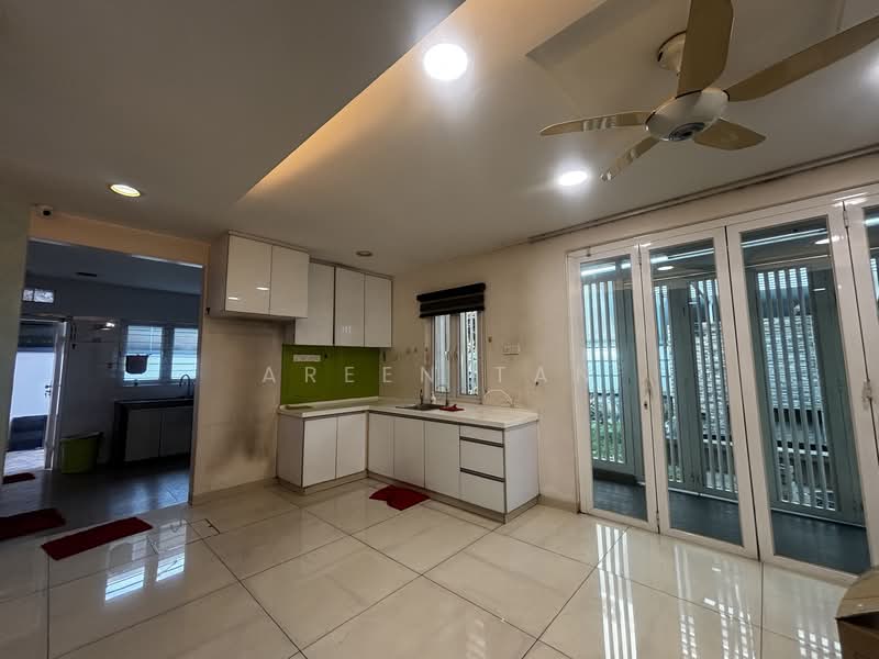 Semi-Detached House for Sale in Taman Sri Andalas (Klang) - Areen Tan - Kitchen - PropertyGuru.com.my