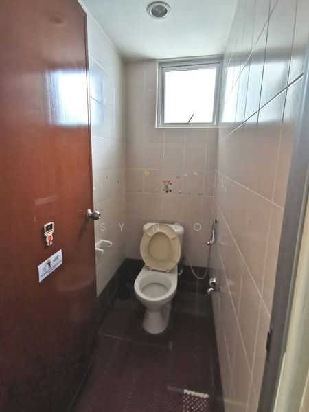 Shop / Office for Rent in Taman Sutera Utama (Skudai) - SY Ngo - Bathroom - PropertyGuru.com.my