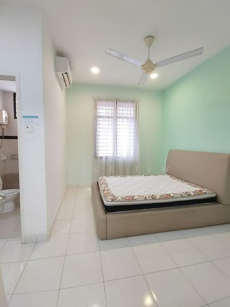 Taman Setia Indah untuk Untuk Disewa - RM 2,000 /bulan, Feb 2026 - Bedroom - PropertyGuru.com.my