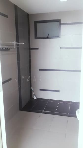 Kondominium untuk Dijual di The Z Residence - Valerie Venna Hee - Bathroom - PropertyGuru.com.my
