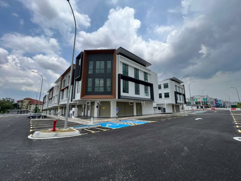 Shop / Office for Sale in Bandar Seri Putra (Bangi) - Nicky Chua - Exterior - PropertyGuru.com.my