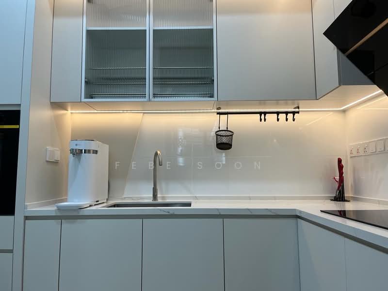 Queens Residences Q1 @ Queens Waterfront untuk Untuk Dijual - RM 1,100,000, Feb 2026 - Kitchen - PropertyGuru.com.my