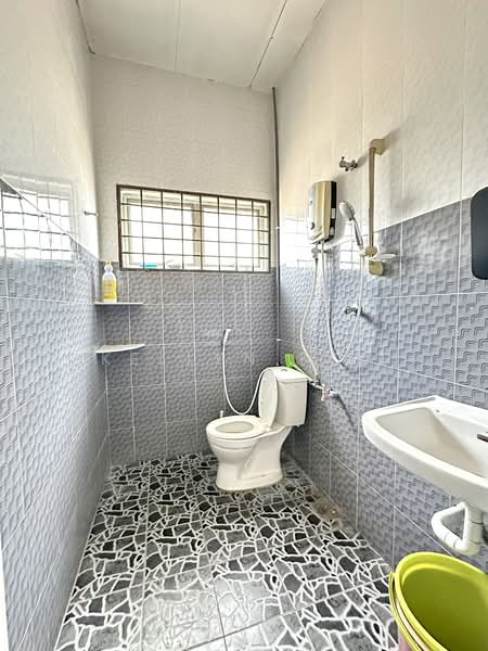TAMAN MERDEKA untuk Untuk Dijual - RM 350,000, Feb 2026 - Bathroom - PropertyGuru.com.my
