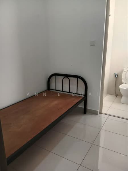 Condominium for Rent at Lovell @ Country Garden Danga Bay - Annie Chai - Bedroom - PropertyGuru.com.my