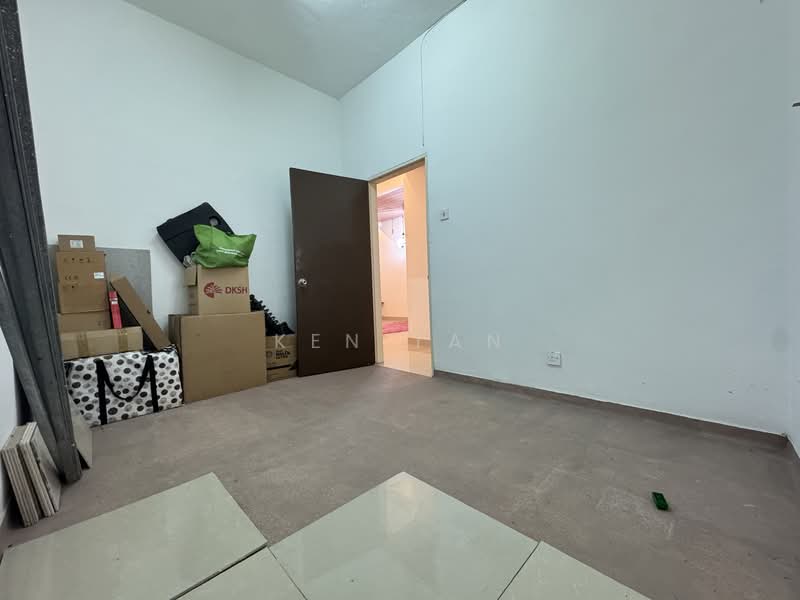 Rumah Teres 2-Tingkat untuk Dijual di Taman Serdang Utama (Seri Kembangan) - KEN TAN - PropertyGuru.com.my