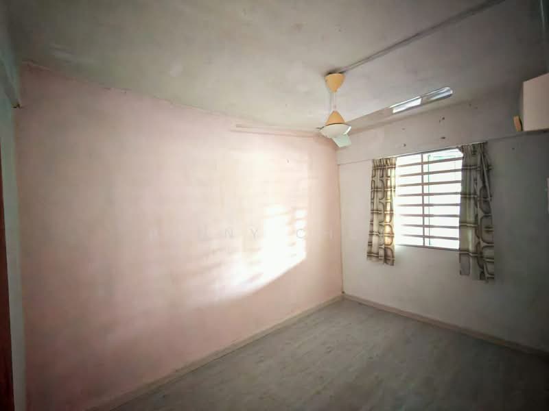 Desa Pakatan untuk Untuk Dijual - RM 220,000, Mac 2026 - Bedroom - PropertyGuru.com.my