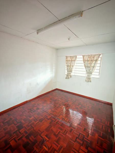 Desa Pakatan untuk Untuk Dijual - RM 220,000, Mac 2026 - Bedroom - PropertyGuru.com.my