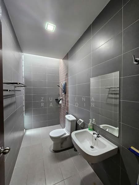 Untuk Disewa - Kristal View