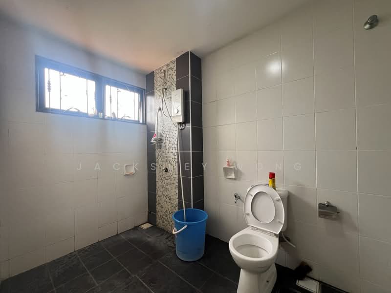 3-storey Terraced House for Sale in Balakong (Selangor) - Jacksley Wong - Bathroom - PropertyGuru.com.my