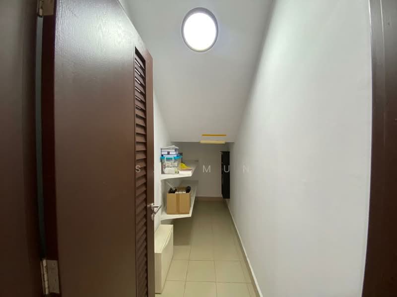 2-storey Terraced House for Sale in Laman Glenmarie (Shah Alam) - Sze Mun - Corridor - PropertyGuru.com.my
