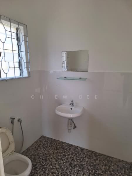 2-Storey Semi-D at Tanjung Tokong untuk Untuk Disewa - RM 2,500 /bulan, Feb 2026 - Bathroom - PropertyGuru.com.my