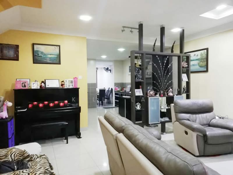 3-storey Terraced House for Sale in Laman Rimbunan (Kepong) - Kelly Lai - Living Room - PropertyGuru.com.my