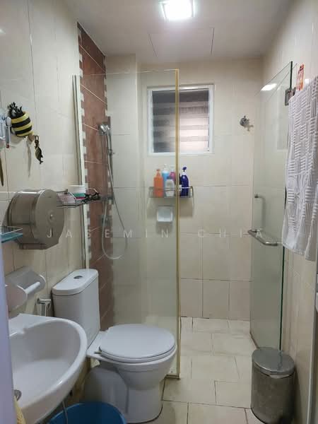 2.5-storey Terraced House for Sale in Laman Rimbunan (Kepong) - Jasemin Chia - Bathroom - PropertyGuru.com.my