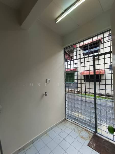2-storey Terraced House for Rent in Permas Jaya (Johor Bahru) - June Tseng - Balcony - PropertyGuru.com.my