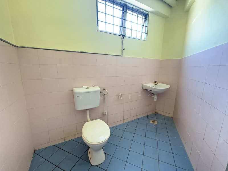 Taman Kasturi untuk Untuk Dijual - RM 303,000, Mac 2026 - Bathroom - PropertyGuru.com.my