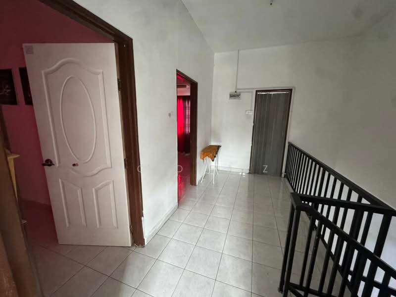 2-storey Terraced House for Sale in Taman Mawar (Pasir Gudang) - Mohd Faez - Interior - PropertyGuru.com.my