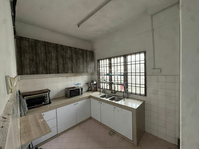 2-storey Terraced House for Sale in Taman Mawar (Pasir Gudang) - Mohd Faez - Kitchen - PropertyGuru.com.my