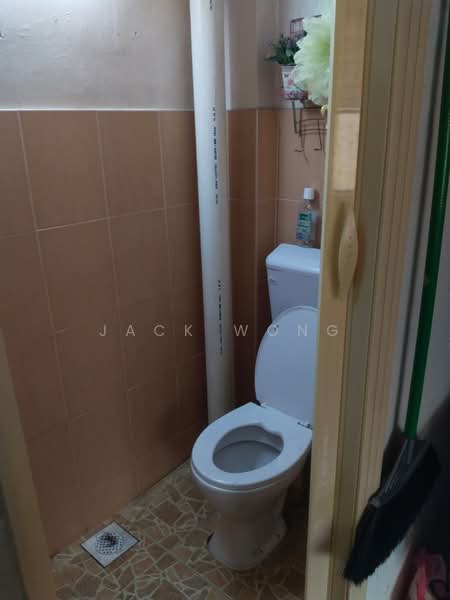 Pangsapuri Jentayu @ Kangkar Pulai untuk Untuk Dijual - RM 160,000, Feb 2026 - Bathroom - PropertyGuru.com.my