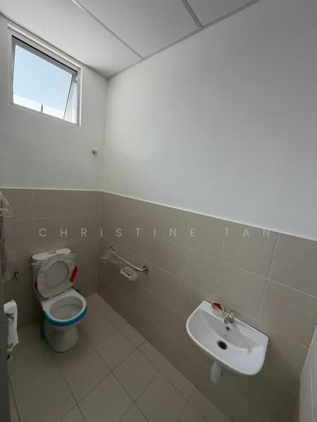 Shop for Sale in Pekan Nanas (Johor) - Christine Tan - Bathroom - PropertyGuru.com.my