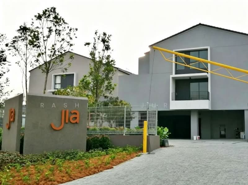 Rumah Teres 2.5-Tingkat untuk Dijual di Taman Bukit Serdang (Seri Kembangan) - Rashidah Juremi - Exterior - PropertyGuru.com.my