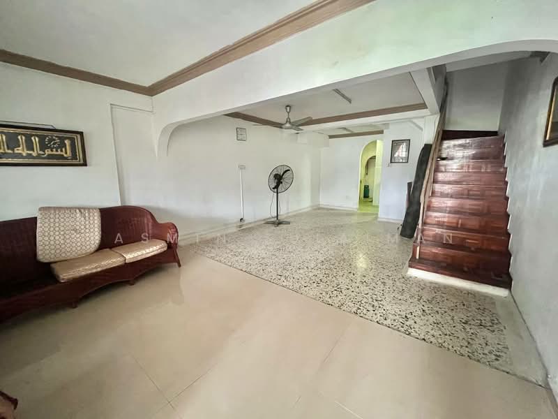 2-storey Terraced House for Sale in Taman Selayang Utama (Selayang) - Yasmin Sulaiman - Living Room - PropertyGuru.com.my
