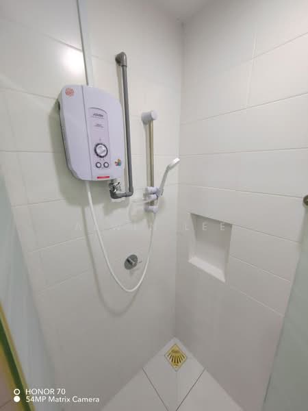 Servis Apartment untuk Disewa di Trefoil @ Setia City - Alwin Lee - Bathroom - PropertyGuru.com.my