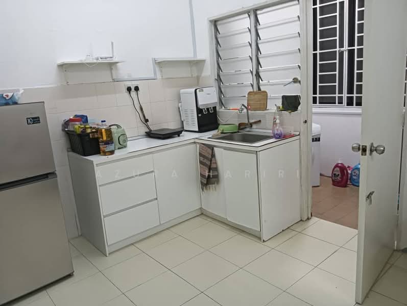 Condominium for Rent at Platinum Lake PV 12 - Azura Hariri - Kitchen - PropertyGuru.com.my