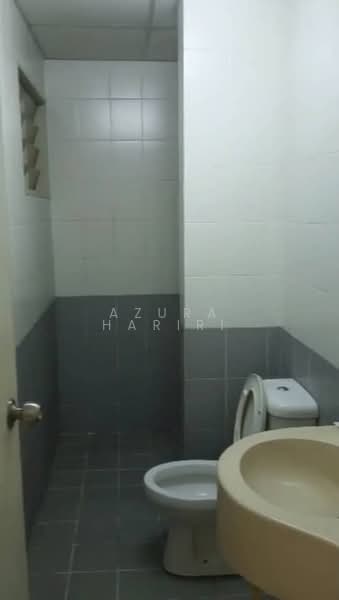 Condominium for Rent at Platinum Lake PV 12 - Azura Hariri - Bathroom - PropertyGuru.com.my