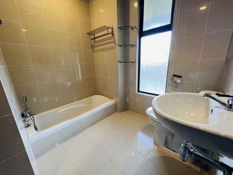2-storey Terraced House for Sale in Leisure Farm (Gelang Patah) - Roy Lim Wei Chao - Bathroom - PropertyGuru.com.my