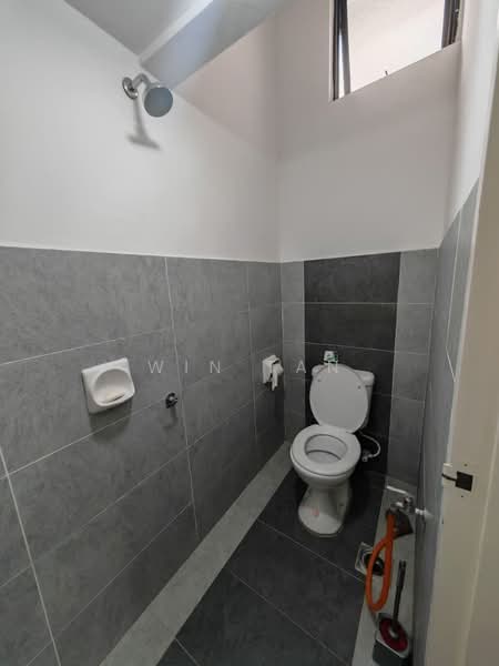 Shop / Office for Rent in Masai (Johor) - Win Tan - Bathroom - PropertyGuru.com.my