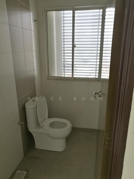Service Residence for Sale at Avenue Crest - Alice Kuon - Bathroom - PropertyGuru.com.my