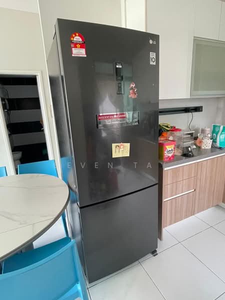 Service Residence for Rent at Sky Oasis Residence (Pangsapuri Oasis 1) - Seven Tay - Kitchen - PropertyGuru.com.my