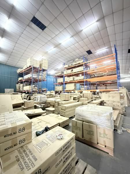 Untuk Disewa - Kolombong warehouse