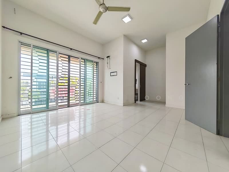 2-storey Terraced House for Sale in Bandar Saujana Putra (Tanjong Duabelas) - Chow Kok Toong - Living Room - PropertyGuru.com.my