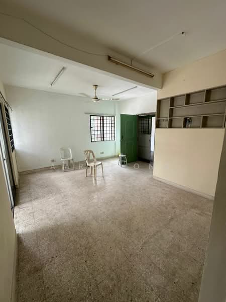 Kuchai Entrepreneurs Park Apartment untuk Untuk Dijual - RM 250,000, Feb 2026 - Living Room - PropertyGuru.com.my