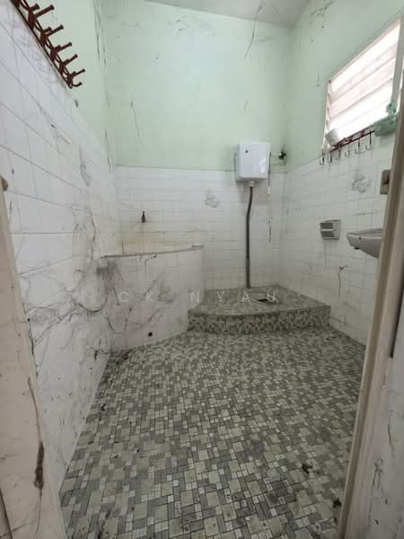 2-storey Terraced House for Sale in Ipoh (Perak) - Ck Nyau - Bathroom - PropertyGuru.com.my