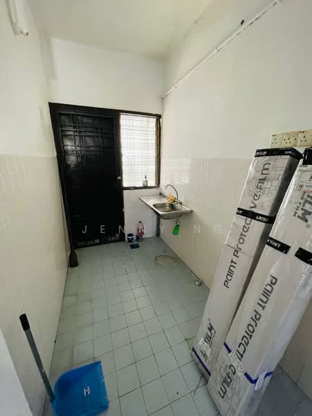 (Ground Floor) Townhouse at Taman Lembah Maju, Facing Open, 2r2b untuk Untuk Dijual - RM 298,000, Feb 2026 - PropertyGuru.com.my