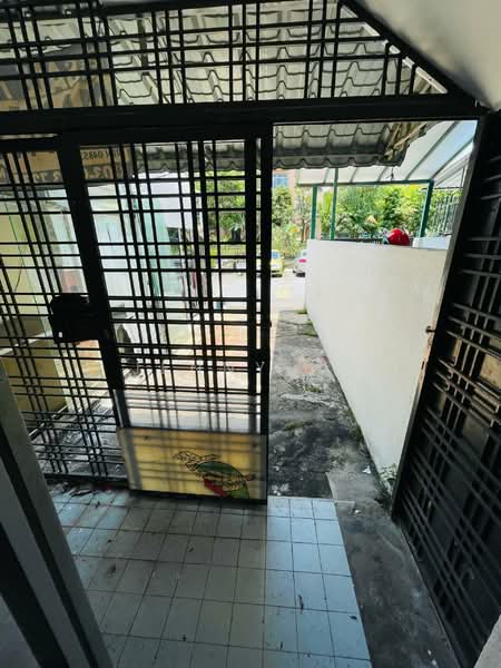 (Ground Floor) Townhouse at Taman Lembah Maju, Facing Open, 2r2b untuk Untuk Dijual - RM 298,000, Feb 2026 - PropertyGuru.com.my
