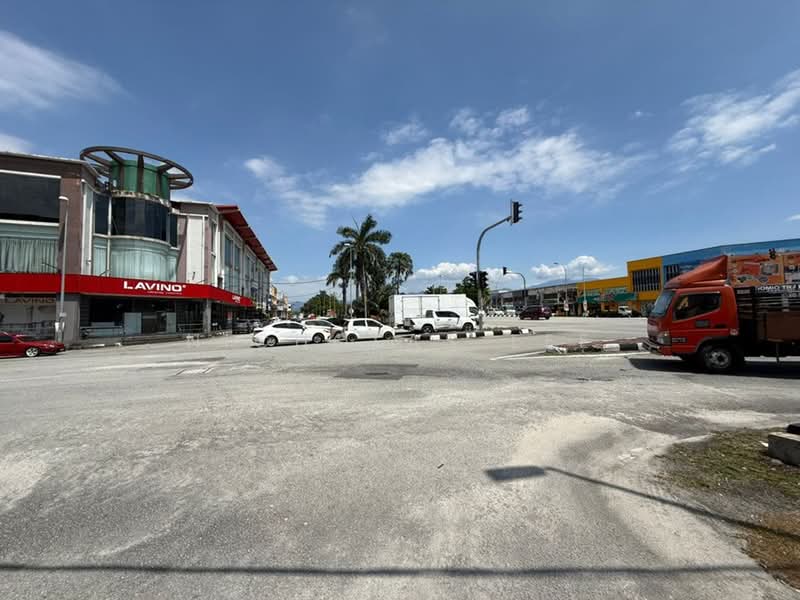 Ipoh Tasek Main Road 3 Storey Shop For Rent untuk Untuk Disewa - RM 3,800 /bulan, Apr 2026 - Exterior - PropertyGuru.com.my