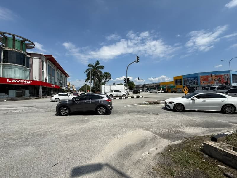 Ipoh Tasek Main Road 3 Storey Shop For Rent untuk Untuk Disewa - RM 3,800 /bulan, Apr 2026 - Exterior - PropertyGuru.com.my