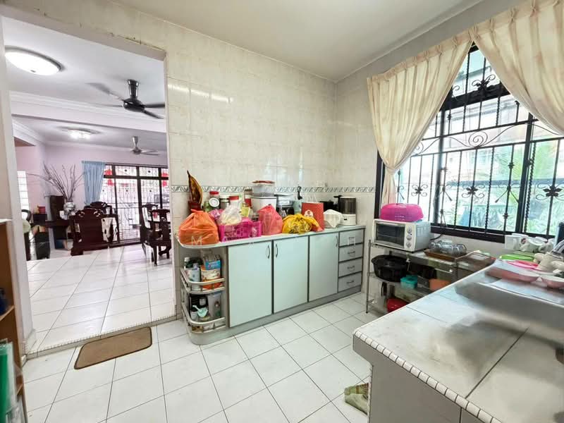 Semi-Detached House for Sale in Taman Perling (Perling) - Max Loh - Kitchen - PropertyGuru.com.my