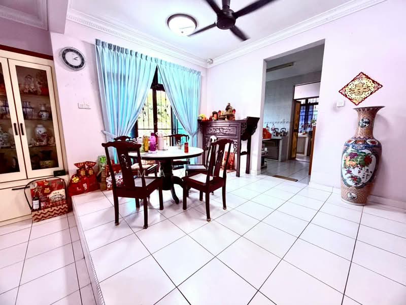 Semi-Detached House for Sale in Taman Perling (Perling) - Max Loh - Dining Room - PropertyGuru.com.my