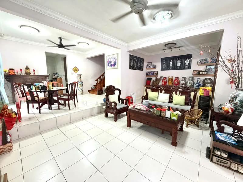 Semi-Detached House for Sale in Taman Perling (Perling) - Max Loh - Living Room - PropertyGuru.com.my