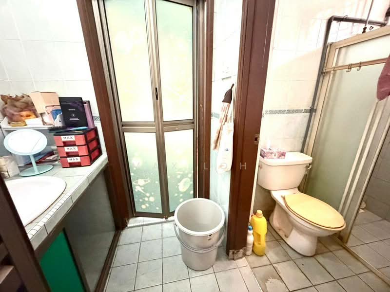 Semi-Detached House for Sale in Taman Perling (Perling) - Max Loh - Bathroom - PropertyGuru.com.my
