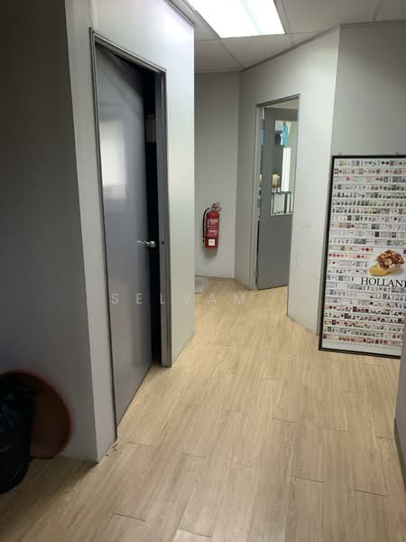 Shop / Office for Sale in Taman Sungai Besi Indah (Seri Kembangan) - Selvam . - Interior - PropertyGuru.com.my