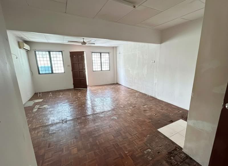 Taman Selayang Utama untuk Untuk Dijual - RM 435,000, Mac 2026 - Living Room - PropertyGuru.com.my