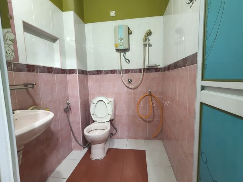 Taman Bunga Melor untuk Untuk Dijual - RM 700,000, Mac 2026 - Bathroom - PropertyGuru.com.my